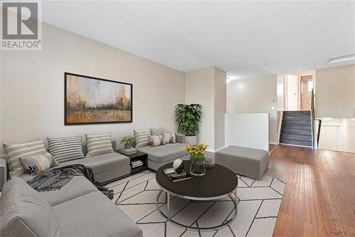 212 Nelson Street E, Carleton Place, ON - Indoor Photo Showing Living Room