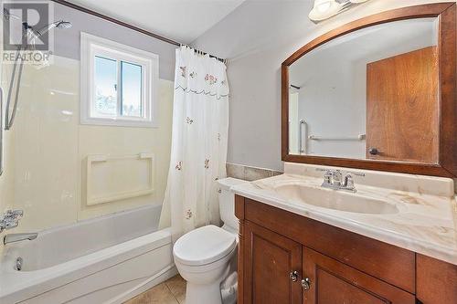 212 Nelson Street E, Carleton Place, ON - Indoor Photo Showing Bathroom