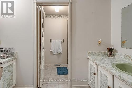 251 Glen Afton Drive, Burlington, ON - Indoor Photo Showing Bathroom