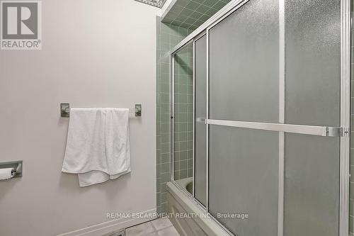 251 Glen Afton Drive, Burlington, ON - Indoor Photo Showing Bathroom