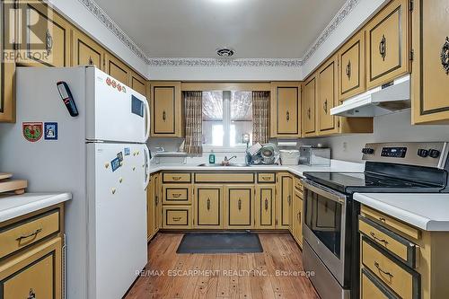 251 Glen Afton Drive, Burlington, ON - Indoor Photo Showing Kitchen