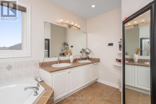 6 Callaghan Crescent, Halton Hills, ON - Indoor Photo Showing Bathroom