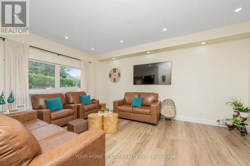 6 Callaghan Crescent, Halton Hills, ON - Indoor Photo Showing Living Room