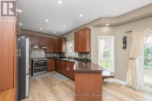 6 Callaghan Crescent, Halton Hills, ON - Indoor Photo Showing Kitchen With Double Sink