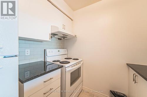 2103 - 70 Town Centre Court, Toronto, ON - Indoor Photo Showing Kitchen