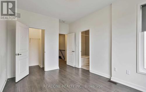 200 Huguenot Road, Oakville, ON - Indoor Photo Showing Other Room