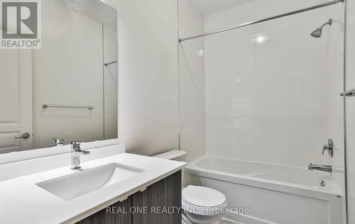 200 Huguenot Road, Oakville, ON - Indoor Photo Showing Bathroom