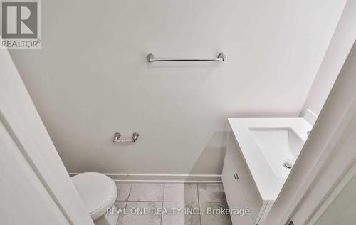 200 Huguenot Road, Oakville, ON - Indoor Photo Showing Bathroom