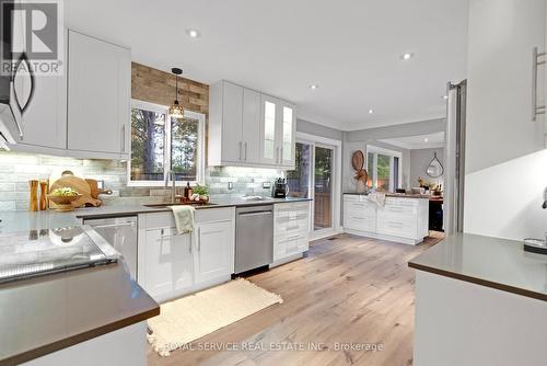 4795 Garden Street, Whitby (Taunton North), ON - Indoor Photo Showing Kitchen With Upgraded Kitchen