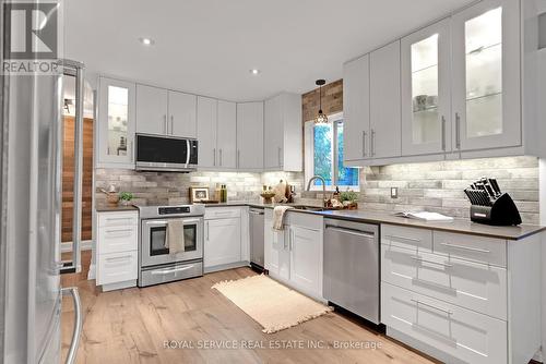 4795 Garden Street, Whitby (Taunton North), ON - Indoor Photo Showing Kitchen With Upgraded Kitchen