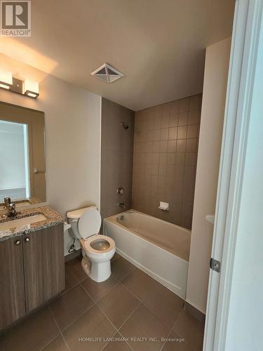 1007 - 4955 Yonge Street, Toronto, ON - Indoor Photo Showing Bathroom