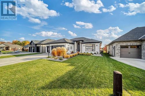 3489 Timber Ridge, Plympton-Wyoming, ON - Outdoor With Facade