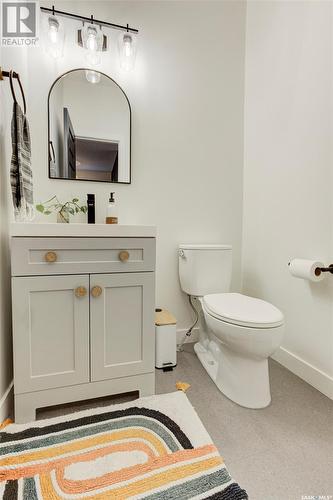 328 Barrett Street, Saskatoon, SK - Indoor Photo Showing Bathroom