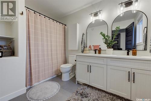 328 Barrett Street, Saskatoon, SK - Indoor Photo Showing Bathroom