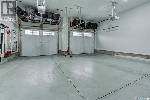 328 Barrett Street, Saskatoon, SK - Indoor Photo Showing Garage