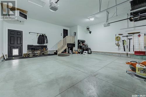 328 Barrett Street, Saskatoon, SK - Indoor Photo Showing Garage