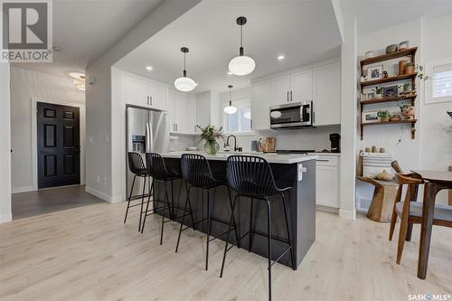 328 Barrett Street, Saskatoon, SK - Indoor Photo Showing Kitchen With Upgraded Kitchen