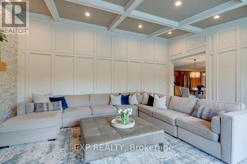 3219 New Street, Burlington, ON - Indoor Photo Showing Living Room