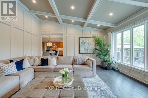 3219 New Street, Burlington, ON - Indoor Photo Showing Living Room