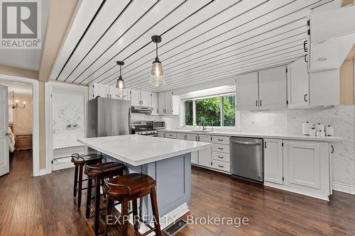 82 Ninth Street, Brock, ON - Indoor Photo Showing Kitchen With Upgraded Kitchen