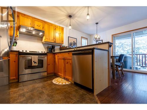 5423 Boomerang Way Unit# 36, Fernie, BC - Indoor Photo Showing Kitchen