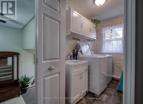 1243 Norfolk County Rd 28, Norfolk (Frogmore), ON - Indoor Photo Showing Laundry Room