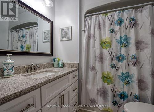 1243 Norfolk County Rd 28, Norfolk (Frogmore), ON - Indoor Photo Showing Bathroom