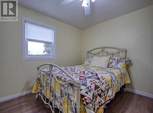 1243 Norfolk County Rd 28, Norfolk (Frogmore), ON - Indoor Photo Showing Bedroom