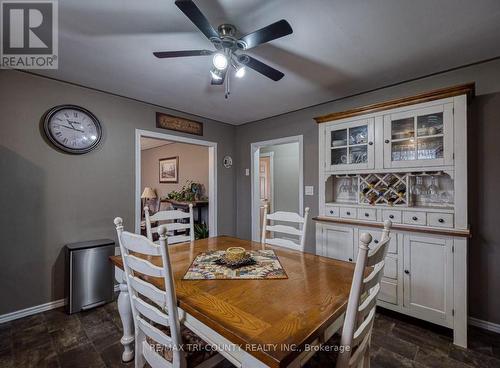 1243 Norfolk County Rd 28, Norfolk (Frogmore), ON - Indoor Photo Showing Dining Room