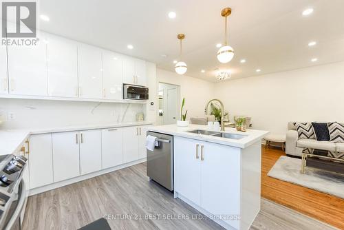 1509 Banwell Road, Mississauga, ON - Indoor Photo Showing Kitchen With Double Sink With Upgraded Kitchen