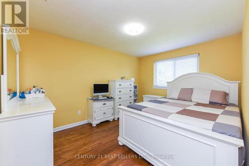 1509 Banwell Road, Mississauga, ON - Indoor Photo Showing Bedroom