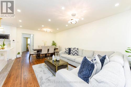 1509 Banwell Road, Mississauga, ON - Indoor Photo Showing Living Room