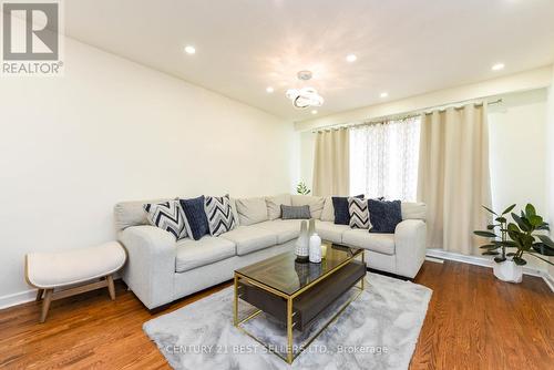 1509 Banwell Road, Mississauga, ON - Indoor Photo Showing Living Room