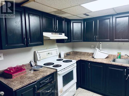 1 Harthill Court E, Brampton, ON - Indoor Photo Showing Kitchen