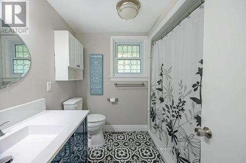 163 First Avenue, St. Thomas, ON - Indoor Photo Showing Bathroom