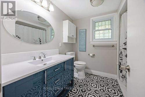 163 First Avenue, St. Thomas, ON - Indoor Photo Showing Bathroom