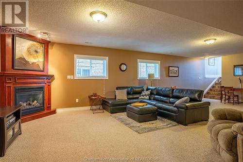 102 Smithfield Circle, Chatham, ON - Indoor Photo Showing Living Room With Fireplace