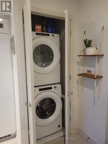 618 - 90 Glen Everest Road, Toronto, ON - Indoor Photo Showing Laundry Room