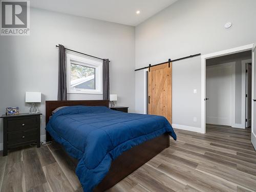 1360 Pine  Drive Unit# 5, Golden, BC - Indoor Photo Showing Bedroom