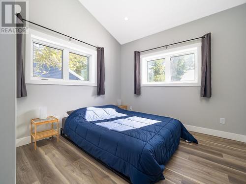 1360 Pine  Drive Unit# 5, Golden, BC - Indoor Photo Showing Bedroom