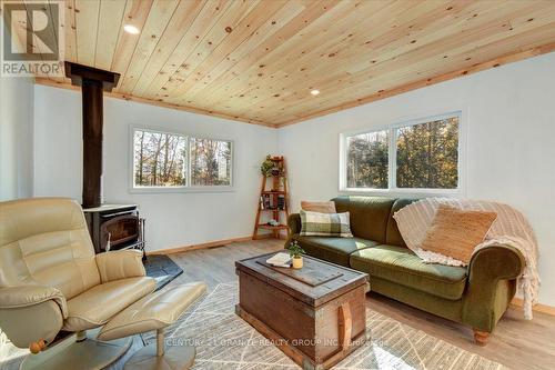 287 Moxam Road, Hastings Highlands, ON - Indoor Photo Showing Living Room