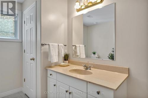 1329 White Crescent, Peterborough (Monaghan), ON - Indoor Photo Showing Bathroom