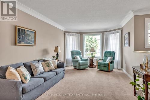 1329 White Crescent, Peterborough (Monaghan), ON - Indoor Photo Showing Living Room