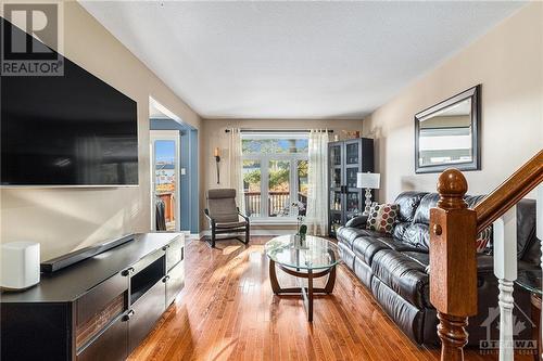 17 Newcastle Avenue, Kanata, ON - Indoor Photo Showing Living Room