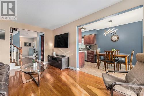 17 Newcastle Avenue, Kanata, ON - Indoor Photo Showing Living Room