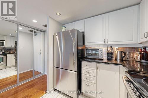 402 - 705 King Street W, Toronto, ON - Indoor Photo Showing Kitchen