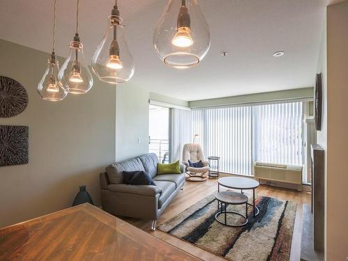 407-38 Front St, Nanaimo, BC - Indoor Photo Showing Living Room