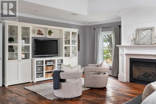 5439 Wellington Rd 29, Guelph/Eramosa, ON - Indoor Photo Showing Living Room With Fireplace