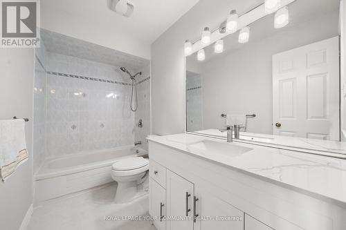 69 Halfmoon Square, Toronto, ON - Indoor Photo Showing Bathroom