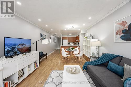 9 - 55 Cedarcroft Boulevard, Toronto, ON - Indoor Photo Showing Living Room